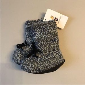 4/$30 New “Jacks Mama” moccasin slippers